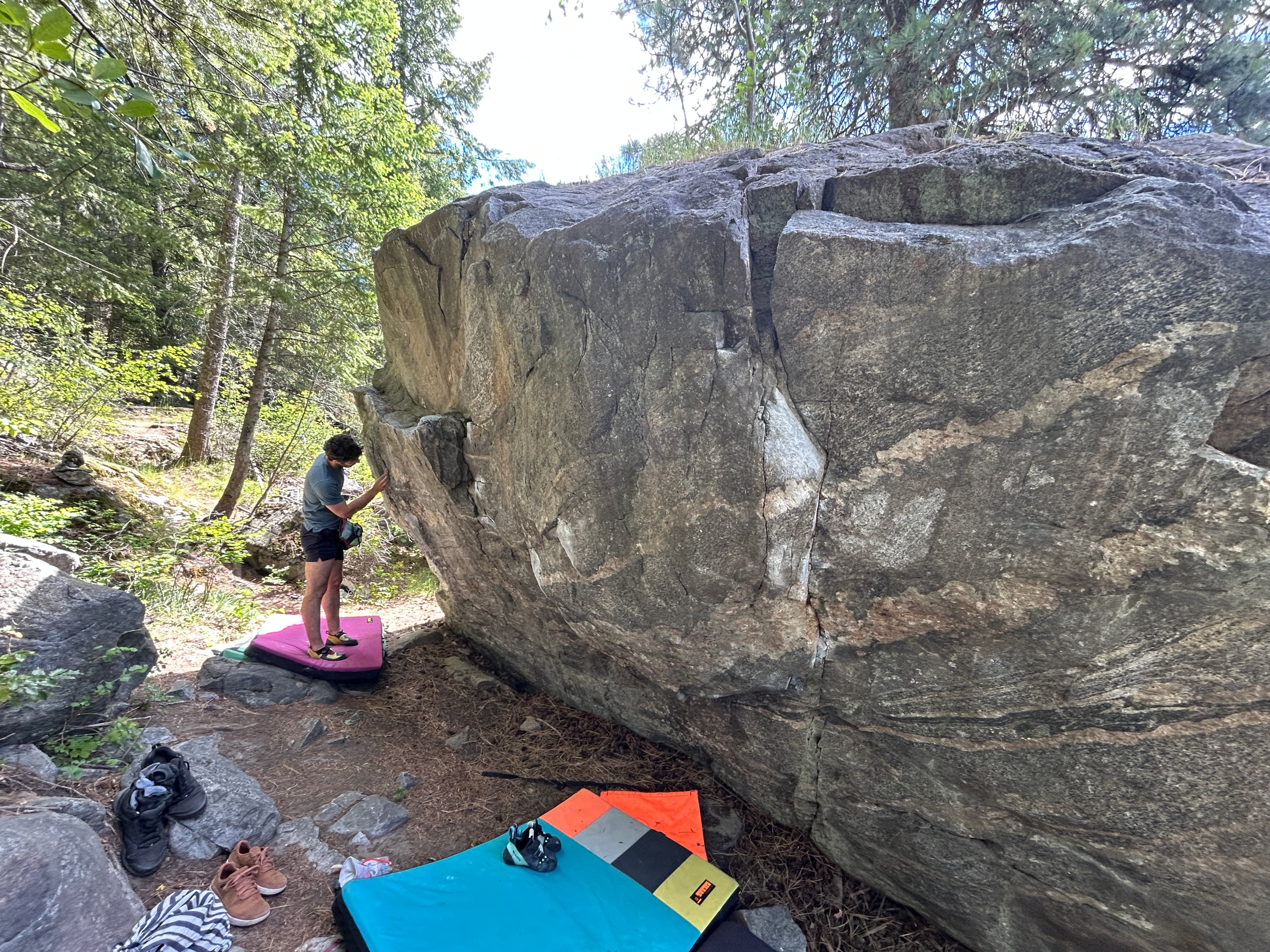 Photo of Arrow Lake Bouldering